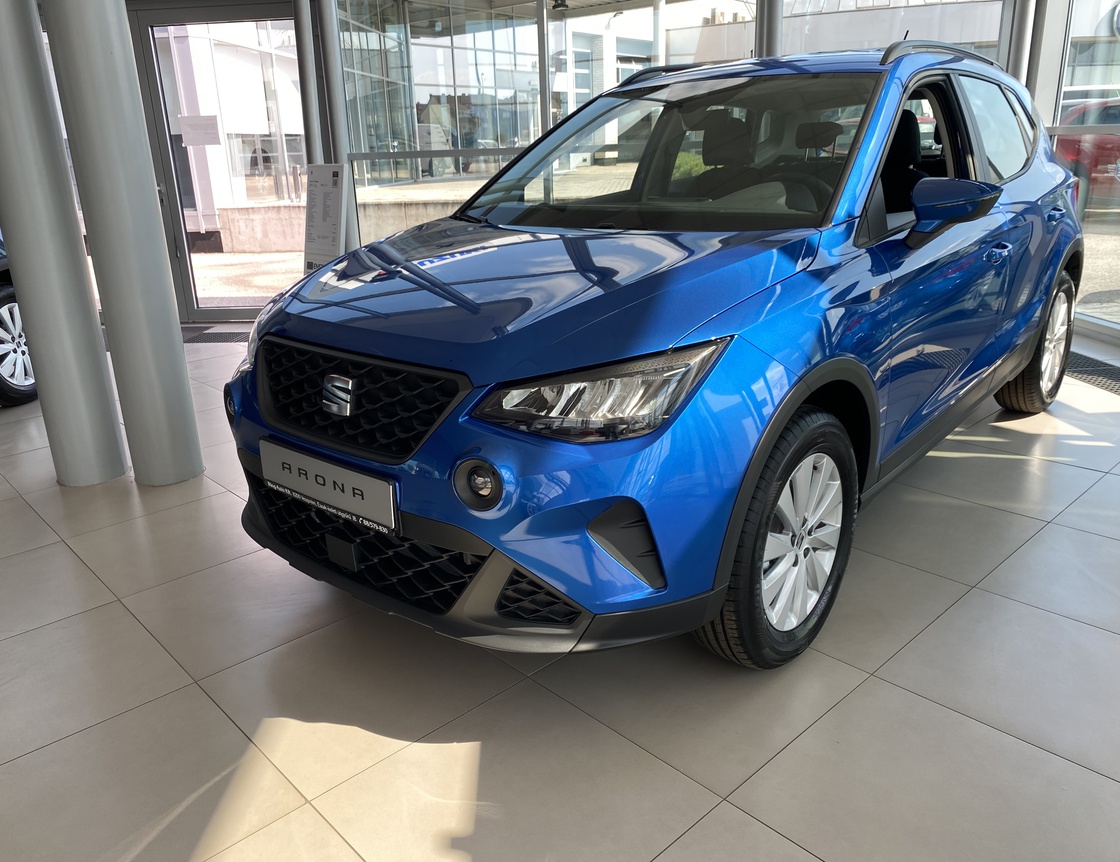 Arona 1.0 TSI Style 81KW/110LE/5t – Zafír kék metál