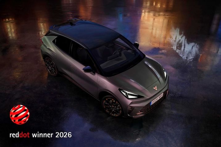 A CUPRA Raval elnyerte a termékdizájn kategória Red Dot-díját 2026-ban, a CUPRA Tindaya tanulmánymodellel együtt